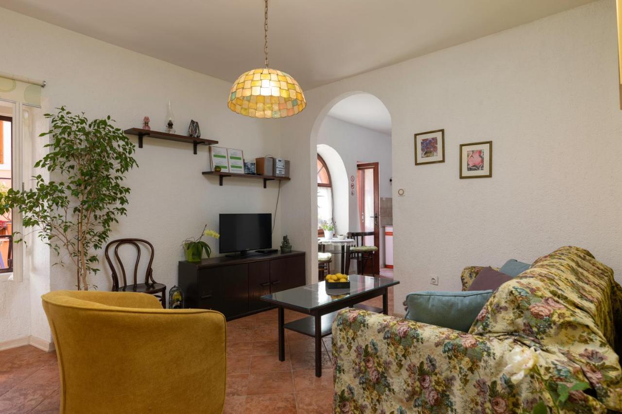 Apartment Below The Stars Rovinj Exterior photo
